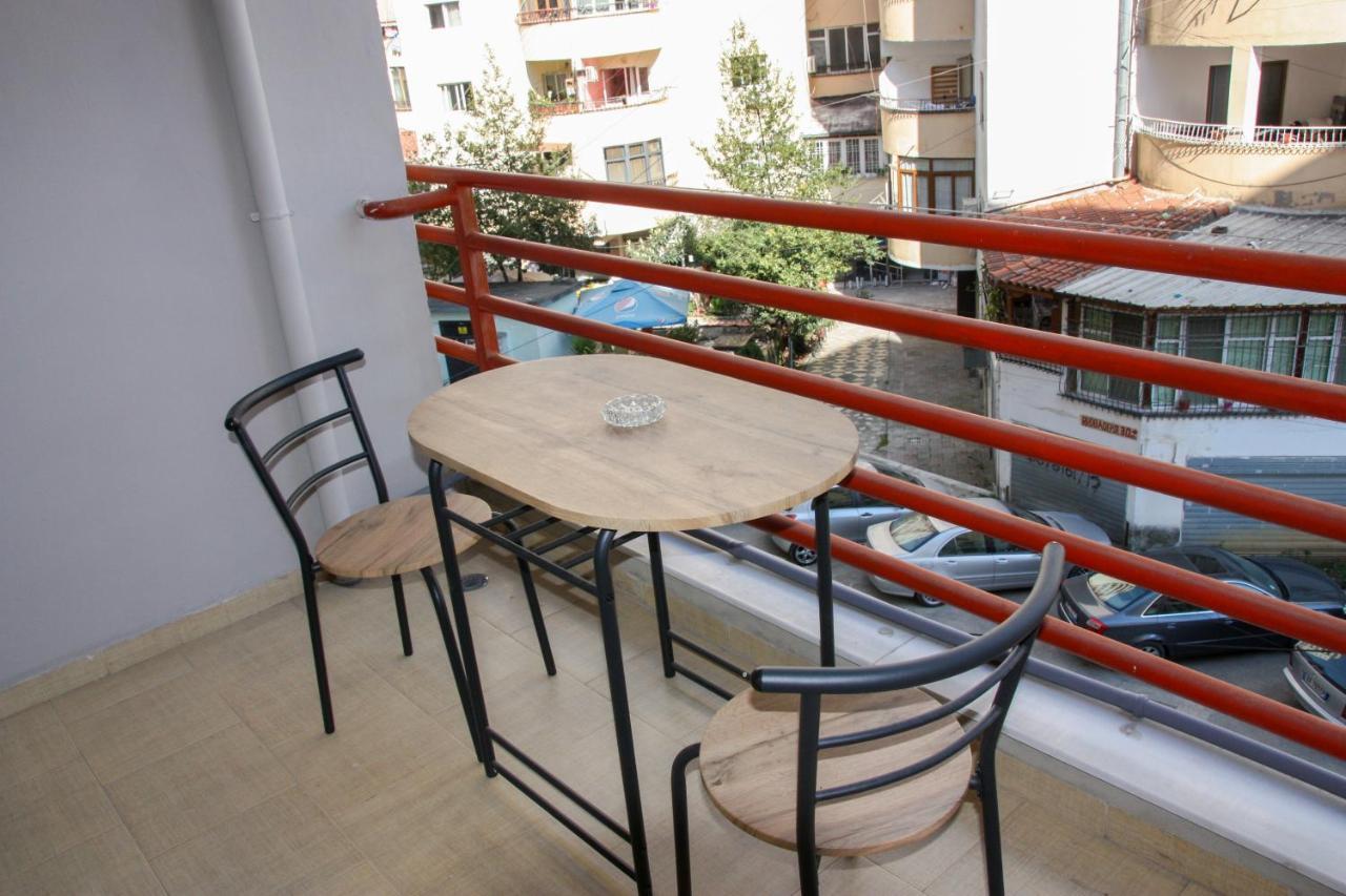 Roza'S Apartment Tirana Center Buitenkant foto